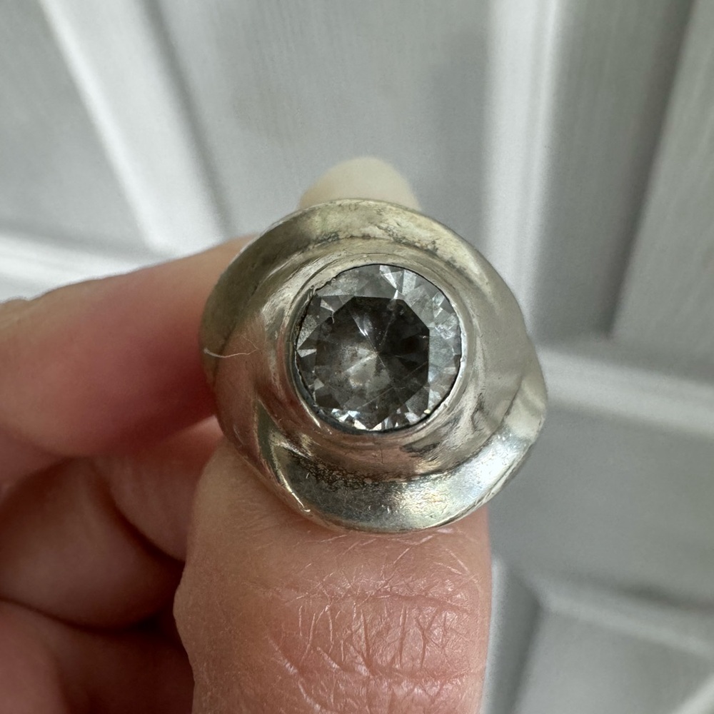 Elegant Silver Ring with Gemstone